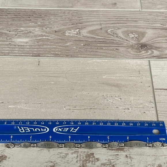 James Avery - Picture 4 of 4